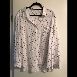 Adorable ❤️ Heart printed button down blouse